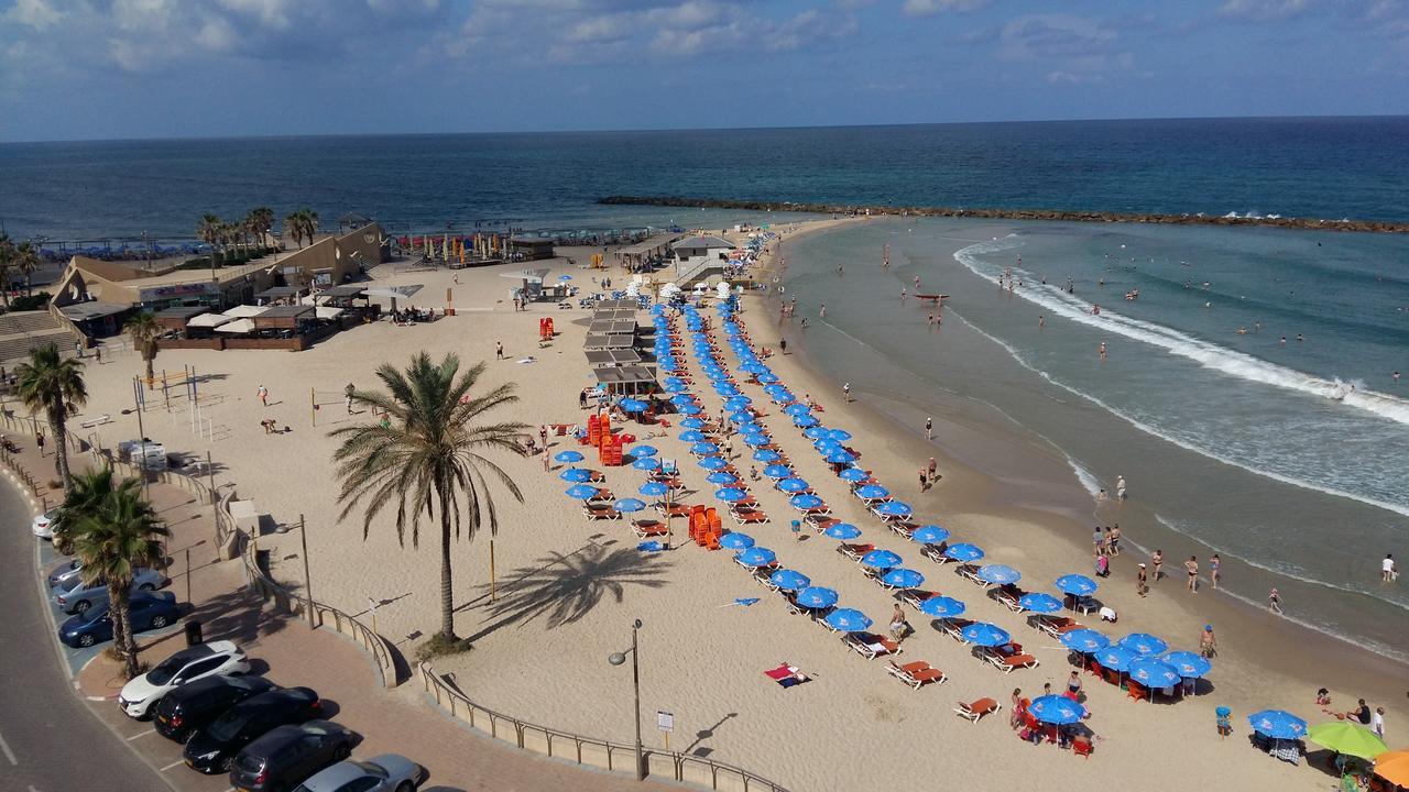 Amazing Apartment For 3 Guests Steps From The Beach Нетания Экстерьер фото